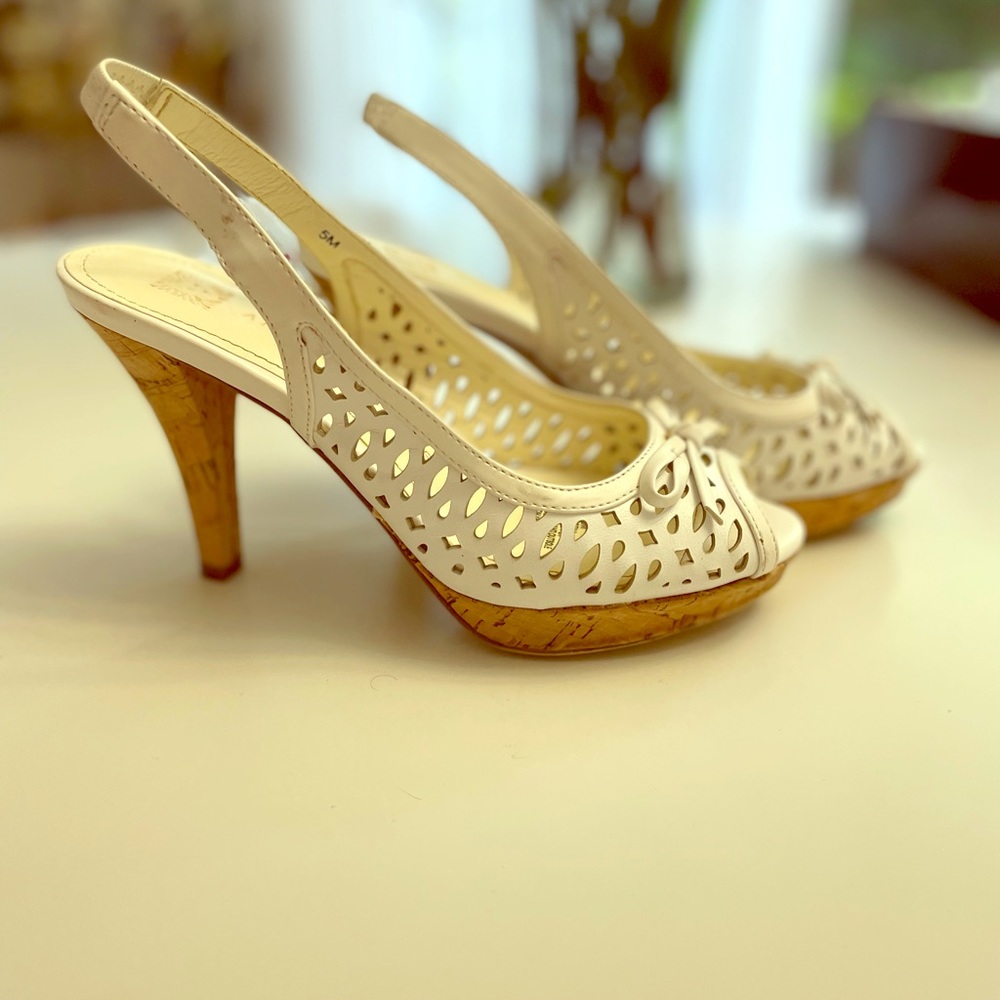 White Sandals Open Toe. In a very good condition!